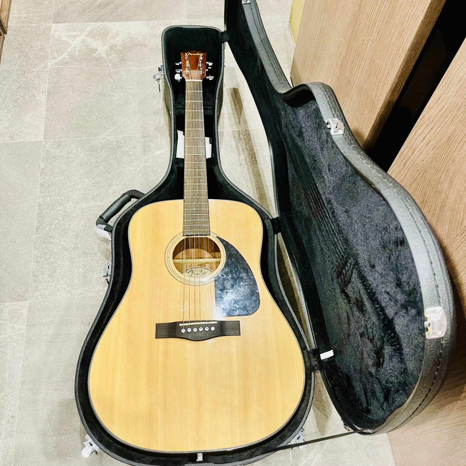 ギター買取　なら　質屋の中島　へ！質預かりも出来ますよ！