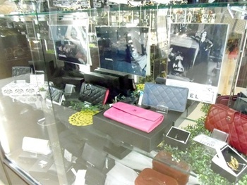 本日の火曜市はブランド品が10％OFF！　12/13(火)