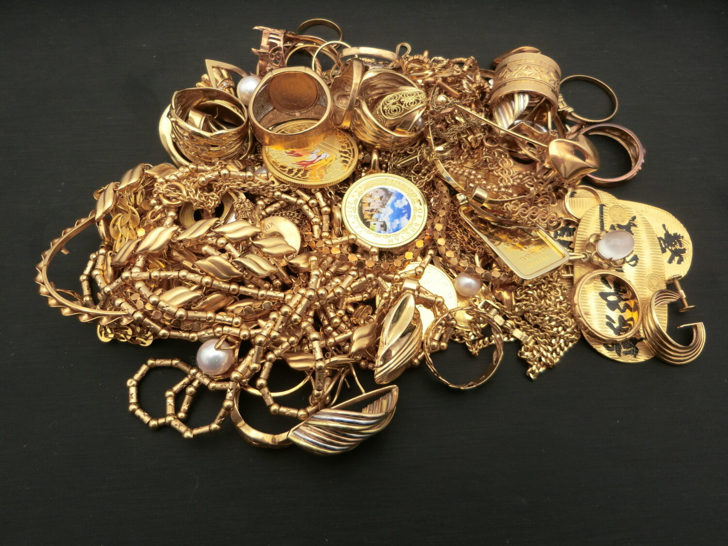 金・プラチナ買取 金貨買取 津山市で金券・腕時計・ブランド品などの買取・質預かりなら質屋の中島へお任せください！　岡山　真庭　美作　新見　M