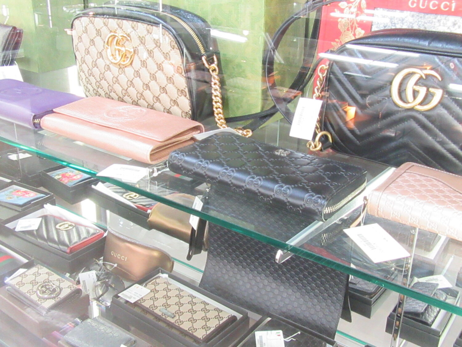 ★グッチのバッグや財布買取ります！　津山市　質の中島　質屋　買取　T