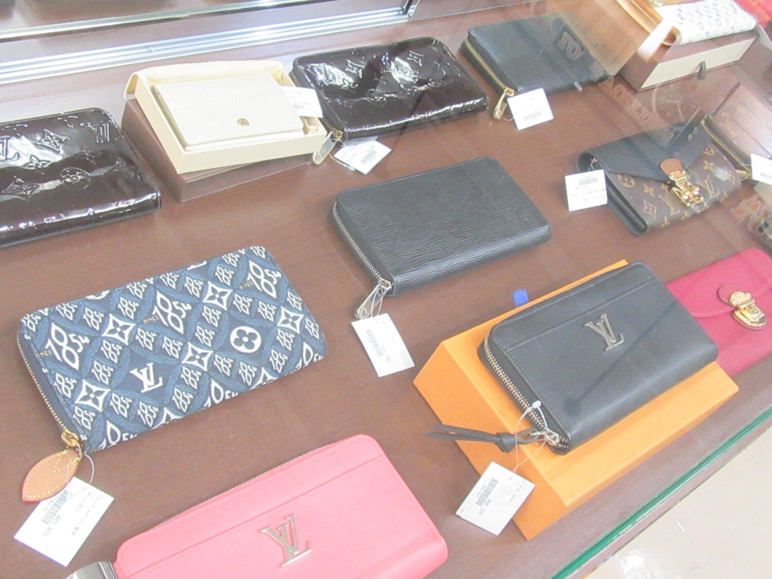 ★ルイヴィトンの財布やバッグ買い取ります！　質の中島　津山市　質屋　買取り　T