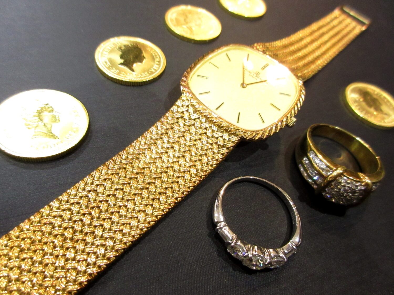 ★金プラチナ製品の買取り・質預かり致します！　質屋の中島　買取　質預かり　無料査定　ドライブスルー査定　津山市　美作市　真庭市　赤磐市　新見市　備前市　岡山市　勝央町　久米南町　奈義町　鏡野町　美咲町　新庄村　西粟倉村　佐用町　智頭町　T