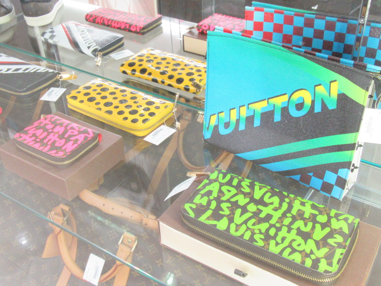 ★ルイヴィトンの財布やバッグ、買い取ります！　質の中島　津山市　質屋　買取　T