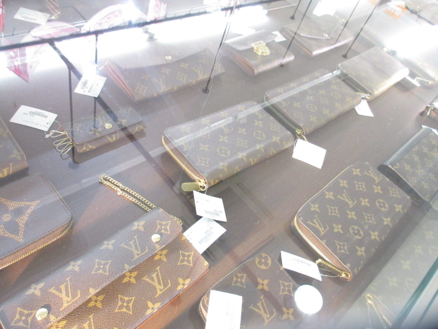 ★ルイヴィトンの財布やバッグ、買い取ります！　津山市　質の中島　買取り　質屋　T