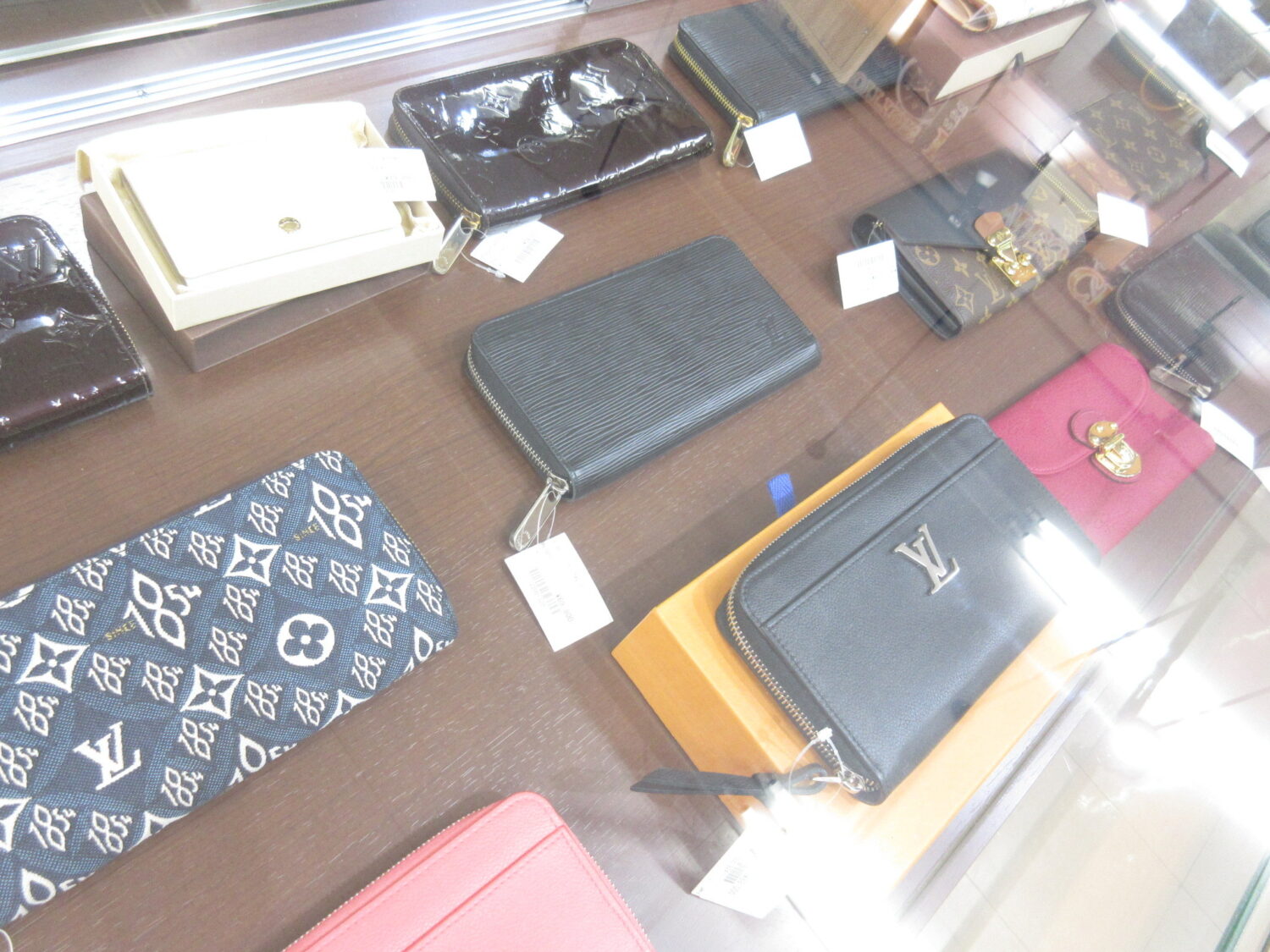 ★LOUIS VUITTONのバッグや財布買取ります！　津山市　質の中島　買取　質屋