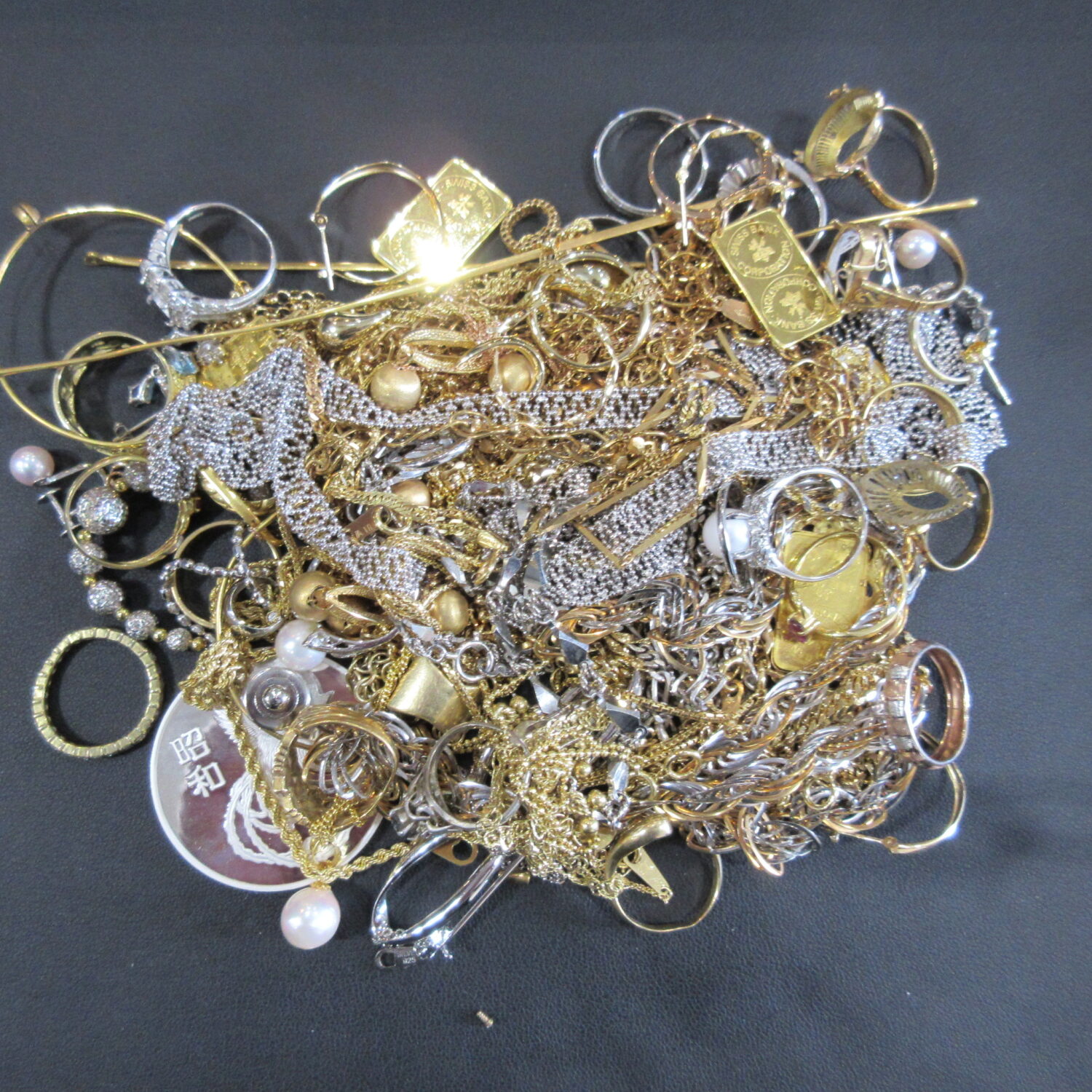 金の眼鏡の買取, 金・プラチナ・金貨 買取価格 2024年12月23日付 瓦版見た方限定価格！手数料無料　金プラ0.01ｇから買取いたします。質屋の中島　ｍ