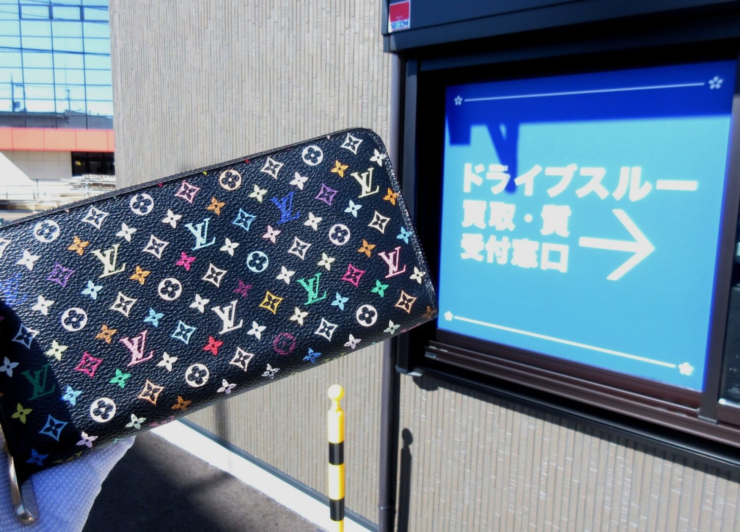 ★ドライブスルーをご利用ください！　質屋の中島　無料査定　ドライブスルー査定　買取　質預かり　津山市　美作市　真庭市　赤磐市　新見市　勝央町　久米南町　奈義町　鏡野町　美咲町　新庄村　西粟倉村　佐用町　智頭町　T