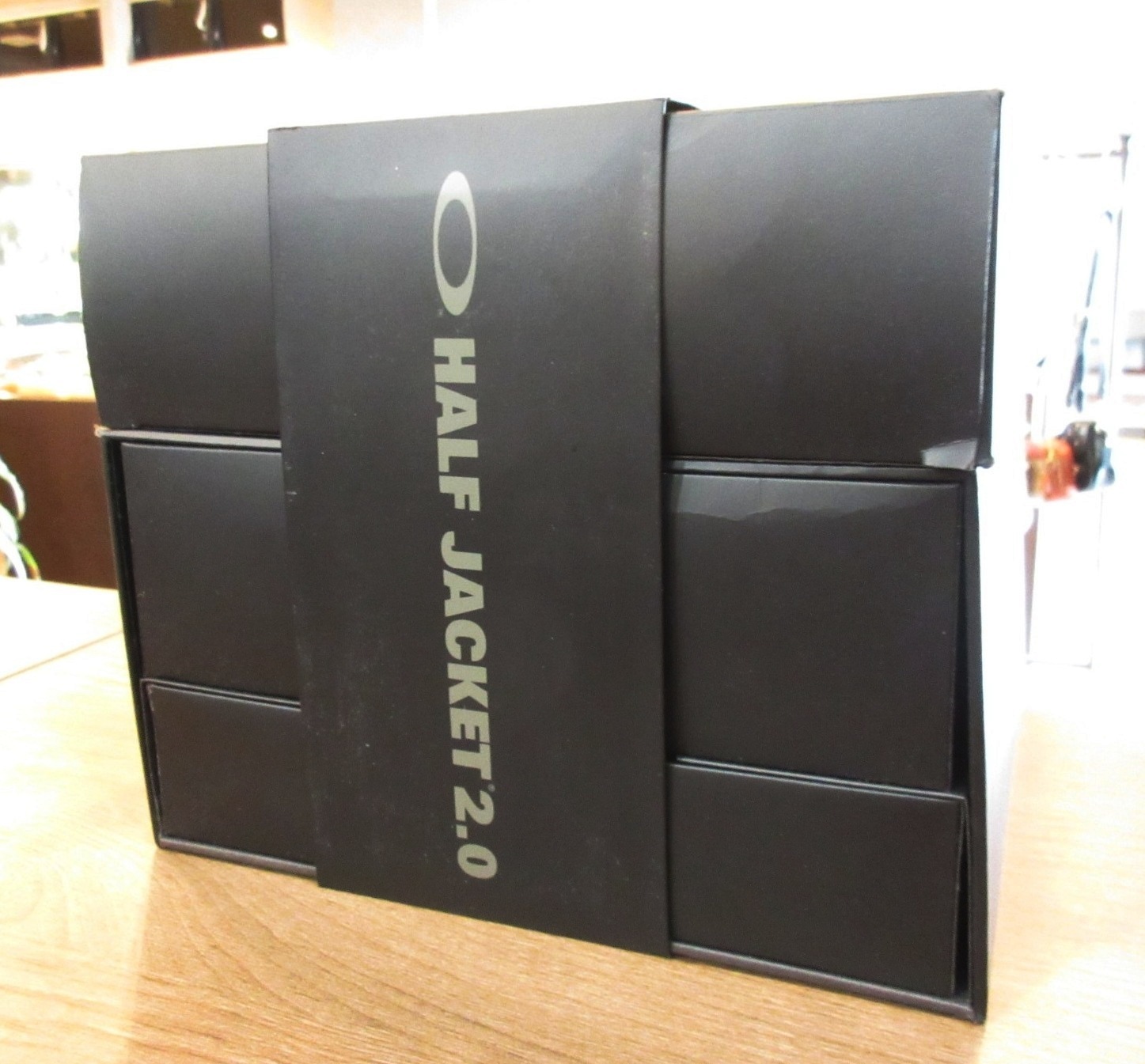 ★珍しいオークリーのサングラスを買い取りました! 質屋の中島 買取 質預かり 無料査定 ドライブスルー査定 津山市 美作市 真庭市 赤磐市 新見市 備前市 岡山市 勝央町 久米南町 奈義町 鏡野町 美咲町 新庄村 西粟倉村 佐用町 智頭町 T