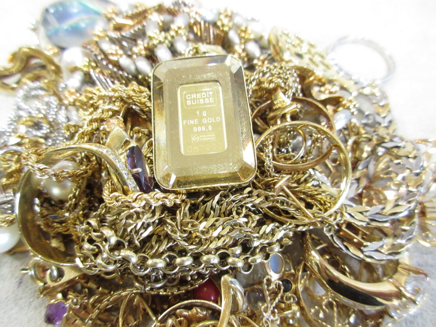 ★金プラチナ製品の買取り・質預かり致します！　津山市　質屋の中島　買取　質屋　T