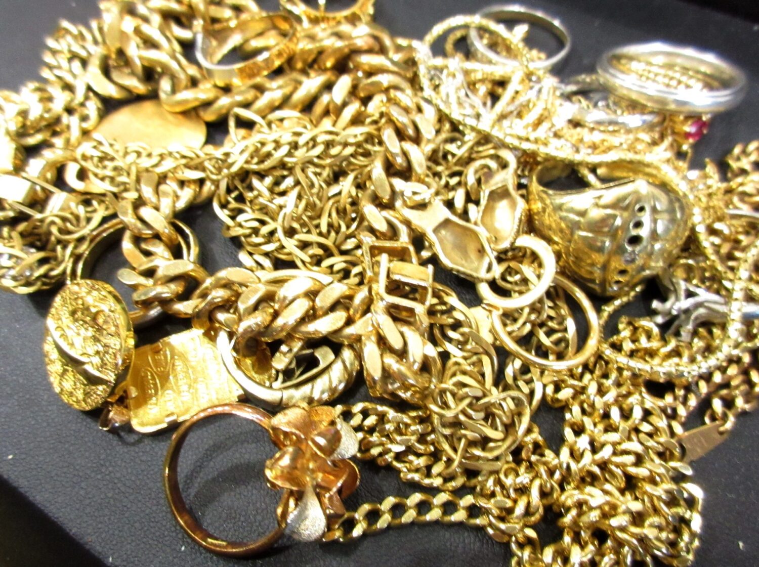 金プラチナ製品の買取・質預かりいたします！　津山市　質屋の中島　買取　質屋　T