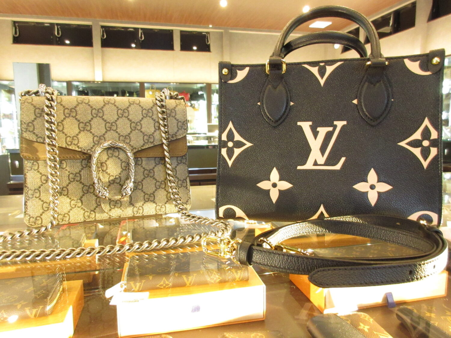 ★LOUIS VUITTONとGUCCIのバッグを買い取りました！　津山市　質屋の中島　買取　質屋　T