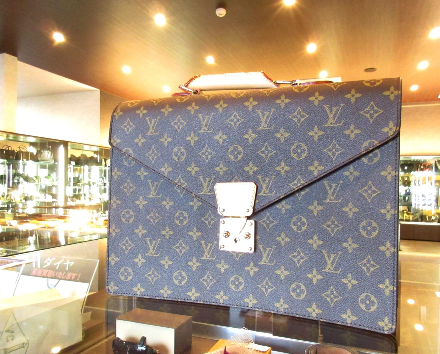 ★LOUIS VOUITTONのバッグ、高価買取中！　質預かりも行っております！　津山市　質屋の中島　T