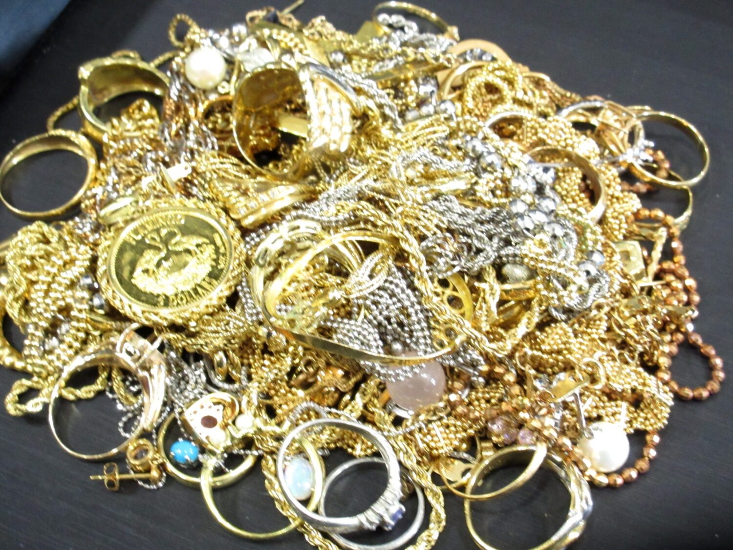 ★金プラチナ製品の買取り・質預かり致します! 津山市 質屋の中島 買取 質屋 T