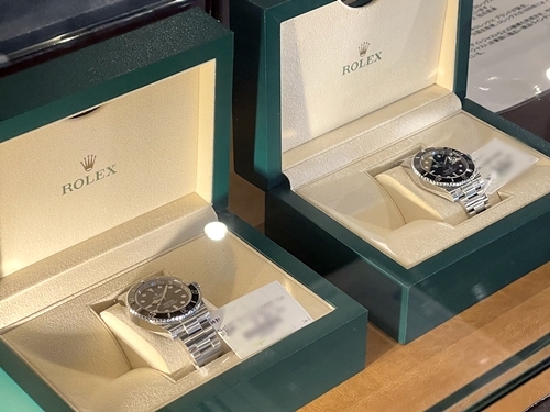 ルイヴィトンやロレックスなどのブランド品、ブランド腕時計や金プラチナなどのジュエリー、店頭販売しております！　　津山市の質屋　ｍ
