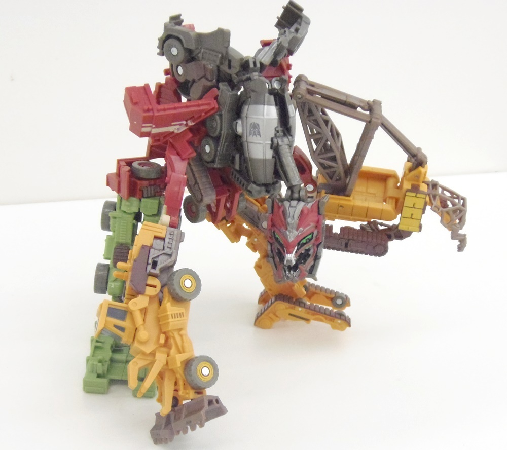トランスフォーマー フィギュア デバステーターを買取いたしました! m