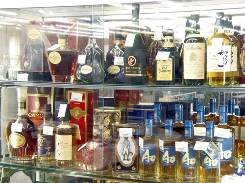 ウイスキー?、ブランデー?、ワイン?、日本酒?、ビール?……　お酒買取いたします！　　ｍ