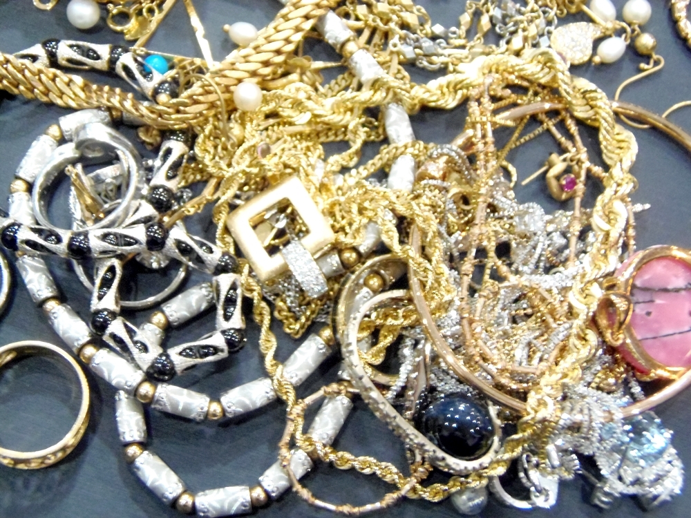 金価格が高騰中！　金製品・プラチナ製品、買取いたします！　ｍ　　津山市の質屋