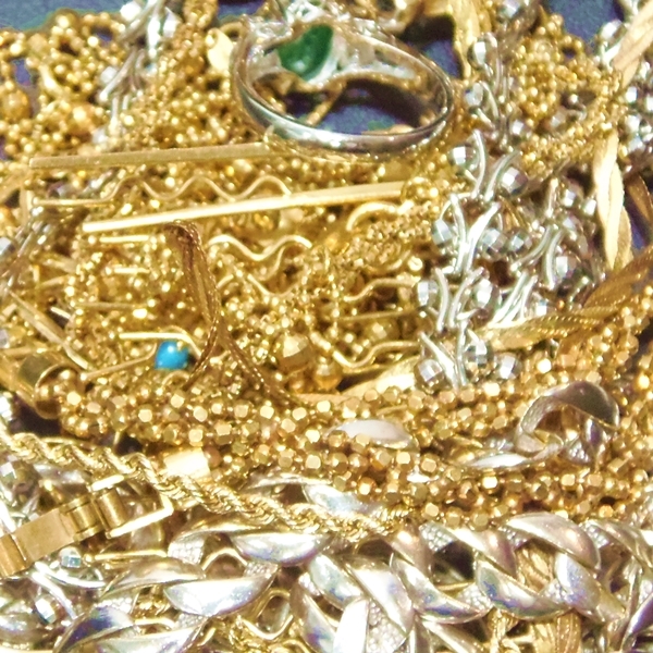 金プラチナ製品・貴金属、高価買取いたします！　ｍ　　津山市の質屋