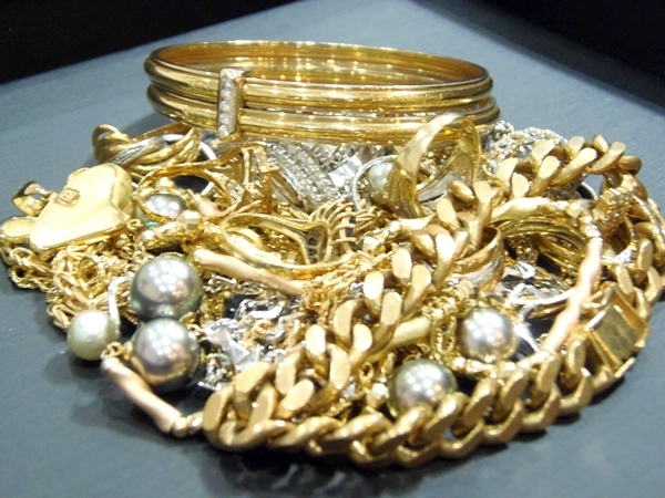 金プラチナ製品・貴金属、高価買取いたします！　ｍ　　津山市の質屋