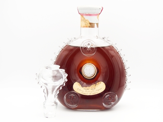 レミーマルタン ルイ13世 ベリーオールド 700ml バカラボトル、買取いたしました！　お酒の買取なら質屋の中島にお任せください！　ｍ