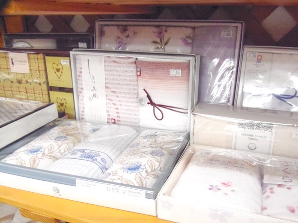 本日の火曜市は雑貨・ギフト品が10％OFF！　12/5(火)