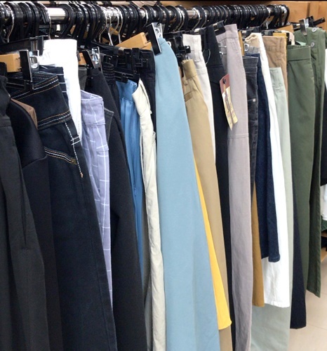 中古衣料品、販売しております！　津山市の質屋　ｍ