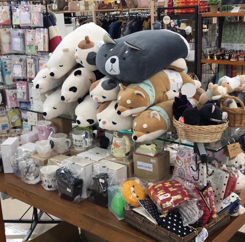 雑貨品や文房具、いろいろ販売しております?　ｍ　　津山市の質屋