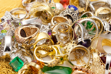 金の価格が３０年ぶりの高値！