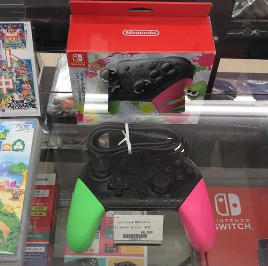 ニンテンドースイッチ Proコントローラー スプラトゥーン2エディション、入荷いたしました！?　ｍ